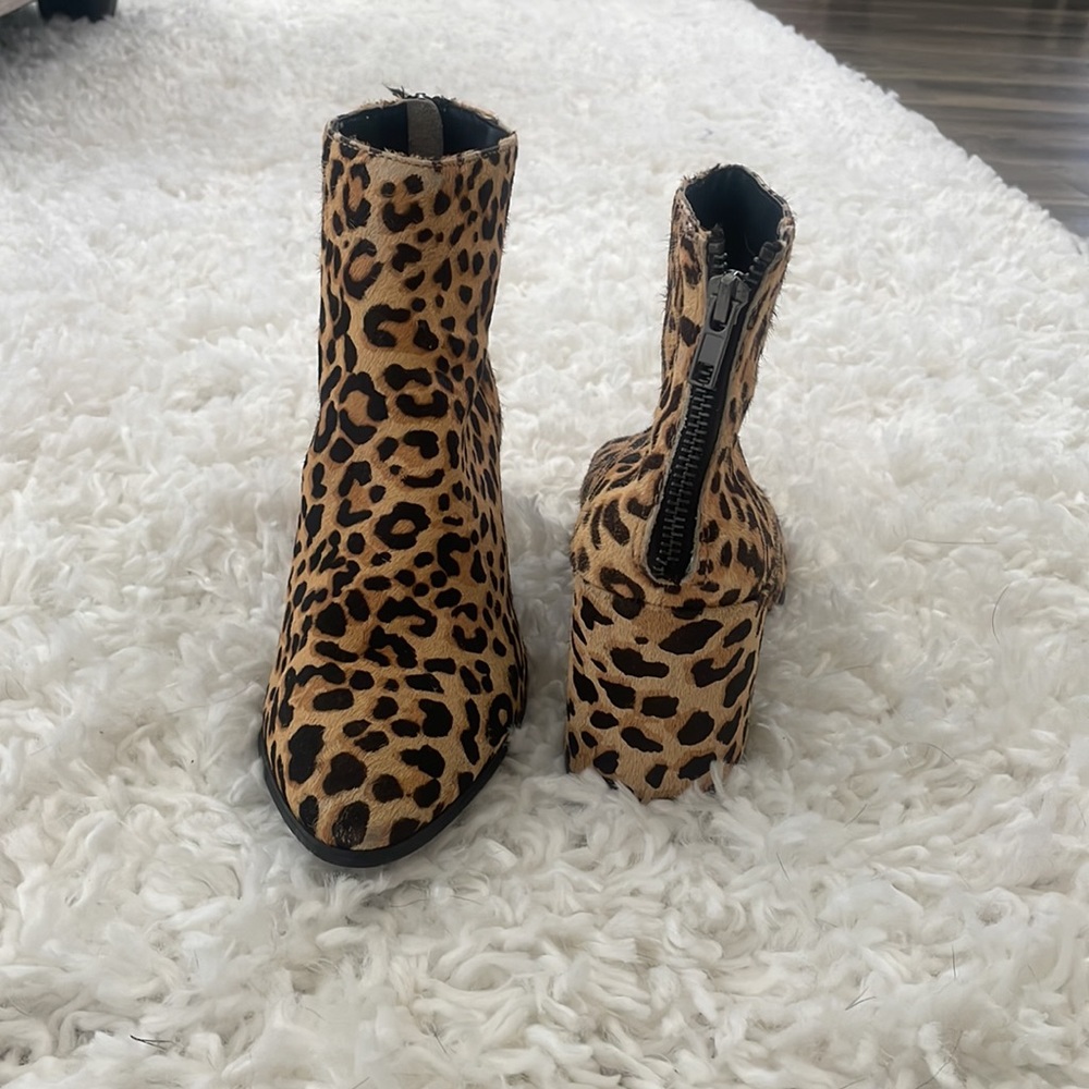 Size 8 Steve Madden Cheetah Booties